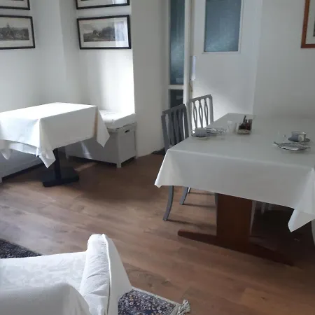 Halpins Town House Bed & Breakfast 3*