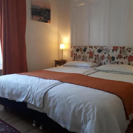 Halpins Town House Bed & Breakfast